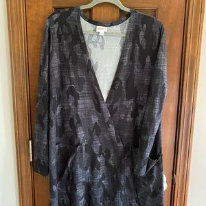 LuLaRoe Large Caroline Cardigan